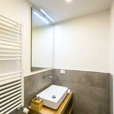Appartement Duomo - Via Uberto Visconti Di Modrone 8 - *